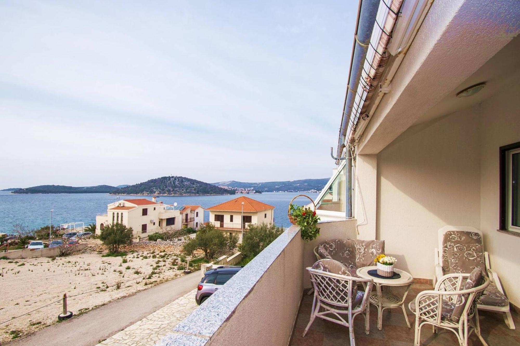 Apartment Meri Razanj With Sea View Luaran gambar